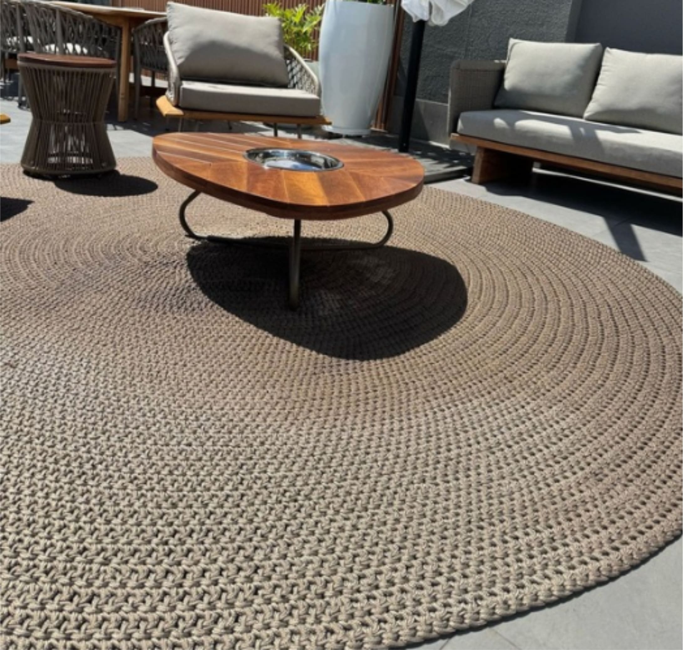 Tapete trabalhado manualmente em corda náutica 1